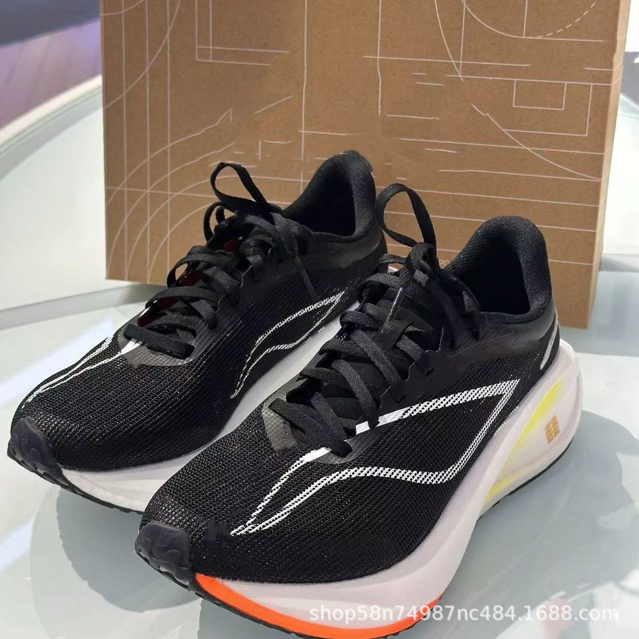 Yeni Ultra Hafif Erkek Spor Ay - Sneaker Career incelemesi ve fiyatı