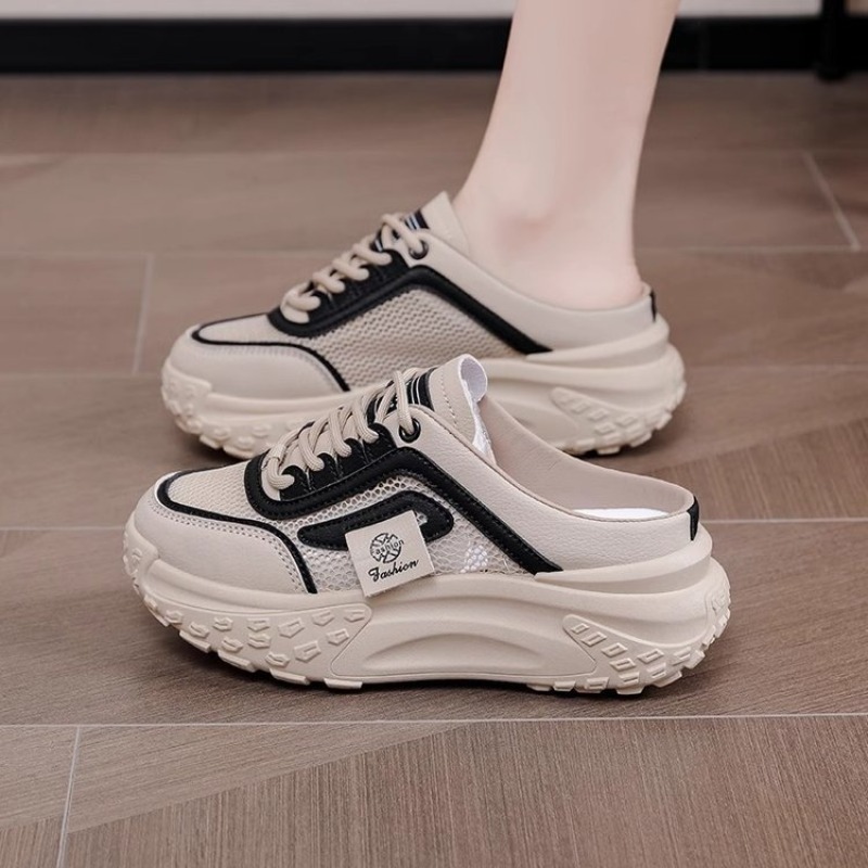 Yazlık Kadınlar İçin Sırtı Açı - Sneaker Career incelemesi ve fiyatı